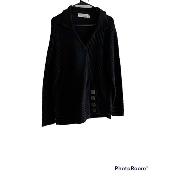 Women’s Sweater - Picture 1 of 5